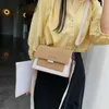 Avondtassen 2023 Nieuwe stijl dames flapzakken mode schoudertas casual messenger handtassen matte stof vrouwen mobiele telefoon portemonnees bolsa