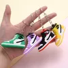 RJHC -Schlüsselschüsse Lanyards Hot Sale Soft PVC 3D Mini Sports Sneaker Keychain Designer neuer Stil Trainer Keyrings Harzschuh Key C.