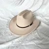 Cappelli a tesa larga Cappello a cilindro da cowboy a secchiello Stile punk europeo e americano lungo il fantastico rotolo da equitazione da donna 231117