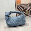 Denim Crochet Tote Designer Bag Damen Mini Knot Clutch Weave Cloud Bags Lady Handtaschen Geldbörse Qualität Stilvoller Schriftzug in der Handtasche