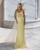 Sparkly A-line Prom Dresses Senza maniche Bateau Halter Appliques Paillettes Perline Lunghezza pavimento Diamanti 3D Mantelle di pizzo Abito da sera Abiti da sposa Plus Size Custom Made