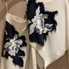 2 피스 드레스 wdmsna 가을 가을 흰색 자수 꽃 스웨터 여자 긴 소매를 그린 하이 허리 스레드 절반 세트 231118