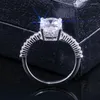 Bröllopsringar 2023 Luxury Oval Finger Ring Dazzling Brilliant Cz Stone Four Prong Seting Classic Anniversary Gift for Wifegirl Friend