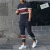 Herrspårar Herrspår 2 -stycken Set Jogger Clothes Stripe 3D Tryckt Kort ärmdräkt Fall Casual TshirtStrousers Outfits Streetwear 230418