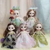 Dockor 17cm BJD GIRLS DOLL MOVERABLE JOINTS PRINCESS DRESS 3D EYES CONVERTIBLE KLÄNNING MINI Toys For Christmas Gifts 231117