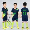 Magliette da esterno 1 paio di calzini da calcio sopra il ginocchio Gife gratis Tuta da calcio per ragazzi Personalizzabile Set di maglie da calcio per bambini 231117