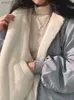Wełniane mieszanki damskiej kurtki dwustronne kobiety oversize z kapturem płaszcze fe zimowe ciepło zagęszczone kurtki damskie kaszmirowe puszyste puszyste wierzchołek 231118