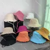 Sombreros de cubo con adornos de piel Sombreros de ala ancha Bob Diseñador Hombres Mujeres Cordón Casquette Gorras de lujo