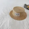 Cappelli Cappelli Cappelli estivi per bambini Cappello di paglia con etichetta Stile coreano Cappello a cilindro in paglia di grano Ragazzi Ragazze Cappello con visiera parasole Protezione solare Cappello da spiaggia per bambini 230418