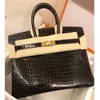 Designer 2024 Platinum Tote Bag Crocodile Pattern Women's Cowhide Large Commuter Bridal One Shoulder Crossbody Handbag