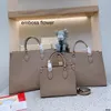 Luxurys Designer Bags Designer Shoulder Bag Onthego Tote Women Leather Crossbody Purse Stor shoppingväska Korthållare Präglad Flower Lady Mirror Quality Handbag