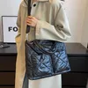 イブニングバッグUnixinu Quilted Padded Women's Toteバッグ女性のための大容量クロスボディ2023秋冬トレンド女性肩231117