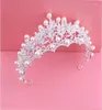 Copricapo Copricapo Corona Collana Orecchini Set di tre pezzi Accessori per capelli da sposa coreani Abito da riunione annuale