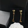 Stud Luxury Designer Yletter Heart Pearl Piolesm ile Küpe Küpe Silah İğne, Kadın Sevgililer Günü Takı Hediyesi