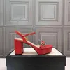 Sandals Women Slides Womens Scuffs Slipper Luxurys Designers Waterproof platform thick heel Shoes with box size 35-42