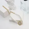 Collane con ciondolo Nuova catena di perle con placcatura in oro e intarsio di diamanti, collana da donna classica e alla moda, alla moda e squisita di alta qualità