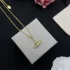 Stilista di lusso Collane con ciondolo Gioielli da donna di marca Saturn Girocolli Metallo Perla Pianeta Collana goldChain cjeweler Trend For Woman ghrtgf