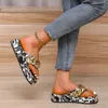 Slippers Damesplatform Flip Slider Zomer nieuwe graffiti metalen ketting decoratie wedge slider Damesstrandschoenen Plus size 231118