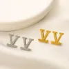 Enkel mini -stil presentörhängen Nya designerbrevstudieörhängen med korrekt logotyp julbutik kvinnors smyckörhängen med låda