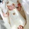 Mamelucos 2PCS Conjunto de ropa de bebé de verano con gorra Niño lindo Oso Sling Romper Sombrero de pescador Infant Girl Boy Mono Outfit 230417