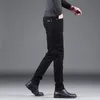 Męskie dżinsy męskie bawełniane dżinsy dżinsowe spodnie biznesowe swobodne elastyczność duże klasyczne spodnie w stylu ubrania męskie czarne niebieskie spodnie 230418