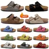 Zapatillas de diseñador Sandalias Diapositivas Birks Boston Zuecos Hombres Mujeres Zapatilla Plantilla suave Ante Hebilla de cuero Zapatos con correa Tamaño al aire libre 35-46