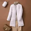 Piumino da donna Autunno Inverno Donna Piumino d'anatra bianco Fe Ultra leggero Sottile Cerniera sottile Piuma calda Piumino lungo Parka di buona qualitàL231118