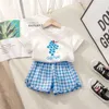 Set di abbigliamento Mela rossa Abiti a maniche corte Abiti estivi per neonate Bambini Set 2 pezzi Pantaloncini scozzesi in cotone per bambini Set Abbigliamento 9m4y 230418