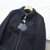 Mens 재킷 72538 Windbreaker 두꺼운 재킷 코트 편지 반전 삼각형 남성 여성 방수 코트 스프링 가을 의류 재킷 외곽웨어