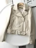 Damenjacken FMFSSOM Frühling Herbst Frauen Reißverschlüsse V-Ausschnitt Kunstlederjacke Minimalistischer neutraler Stil Braune Motorradjacke PU Streetwear 231117