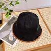 Breda män utomhus lyxig ggity brim hattar för designer casquette caps kvinnor hink hattar reser sunhat brev broderi cap mode gata hatt