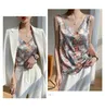 Camisoles Tanks Niche Design Western-style Silk Camisole Women's V-neck Floral Print with Suit Satin High-end Vest Womens Tops Camisole 230418