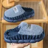 Slippers Grote pantoffel voor mannen dikke zool huisschoenen groot formaat 47 mannen warme katoenen pantoffels winterglijbanen indoor fuzzy slippers harige 231117