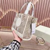 Toppkvalitetsdesigner Buckle Beach Bags Fashion Style Printing Shopping Påsar Handväskor Högkvalitativa korskroppar Bag Koppling Totes Hobo Purs Wallet