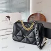 19 Series Designer Womens Shoulder Bag 35cm Leather Quilted Diamond Plaid Gold Hardware Metal Buckle Luxury Handbag Two-Color Chain Diagonal Bag Makeup Bags Sacoche