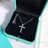 Other Fashion Accessories Luxurys Designers Necklace Women Jewelry High Quality Sterling Silver Classic Cross Key Diamond Necklaces Lady Clavicle Chain