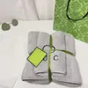 Ręcznik designerski łazienka Solidne ręczniki plażowe Przenośne pudełko upominkowe Ręcznik kąpielowy dla par Szybkoschnący ręcznik wchłaniający wodę Zestaw 2 sztuk Casual