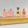 Hurtowe perfumy niskie cenę 25 ml 4 -częściowy kwiatowy zestaw perfum kobiet