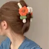 Fecho outono e inverno tubarão 2023 nova malha flor cabelo feminino colher traseira clipe de pelúcia