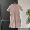 Freizeitkleider Maje Strickkleid im französischen Stil Rosa Kleid mit kurzen Ärmeln für Damen