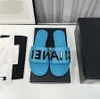 2023 lyxmärke Tofflor sommar nytt nät rött mode brev platt damtofflor flipflops Små doftande vindtofflor strandskor kvinnor Casual Designers sandaler