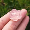 Dekorativa figurer Kristallblommor Naturliga hand snidade Strawberry Quartz Flower Gemstone Rose Reiki Healing Love Gift 1st