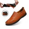 Zapatos de vestir para hombre mocasines de cuero Pu para cómodo SlipOn Color sólido Casual al aire libre parte inferior plana Zapatos de conducción de Hombre 231117