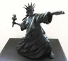 Moderne Kunst, Freiheitsstatue, Wurffackel, schwarze Farbe, Riot of Liberty, Londoner Kunstmesse, Kunstharzskulptur, Heimdekoration, kreatives Geschenk9692025