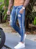 Męskie dżinsy Mężczyźni chudy motocyklowy zniszczony strzępione dżinsowe dżins Red Boczne paski Pencil Pants Hip Hop Streetwear S-3xl 230418