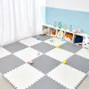 Играть в коврики 1624pcs Baby Eva Foam Play Cuzzle Mate Черно -белая блокировка. Упражнения для плитки для пола и коврик для детской падки 30*30*1см 230417