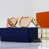 Modeontwerper Lou Vut Luxury Cool Zonnebril Glazen Grote frame Persoonlijkheid Mannen en vrouwen Eenvoudig mode Dikke been