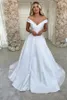 Simple Satin Arabe Aso Ebi Une Ligne Robes De Mariée Sexy Hors De L'épaule Solide Boho Jardin Robes De Mariée Balayage Train Formelle Mariées Réception Robes De Novia CL0427