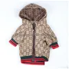 Hundkläder 2022 Jul Autumn Winter Warm Hoodie Jackets för designers Tryckt Pet Clothes Zipper Hooded Lovely Bldog Corky Cat Dhmzc