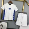 23ss meninos T-shirt Shorts terno crianças conjunto crianças roupas de grife gola redonda algodão puro logotipo bordado fita emenda impressão t-shirt shorts ternos roupas de bebê a1